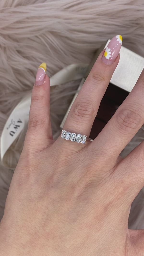 Orla - 5 Oval Stone Moissanite Wedding Band