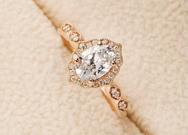 Oval Vintage Graduated Halo Moissanite Engagement Ring